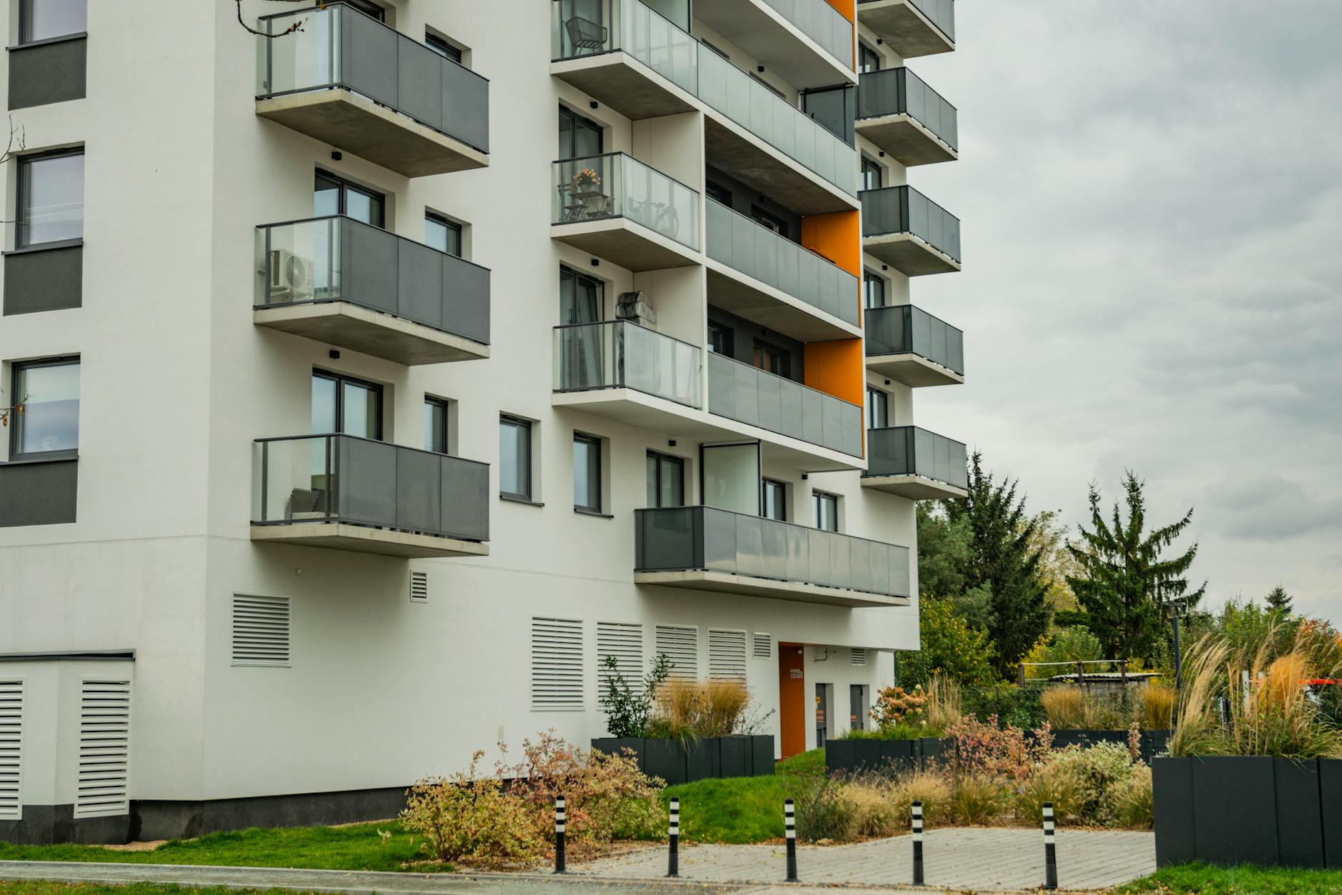 A picture of a green building, symbolizing eco-friendly real estate investments